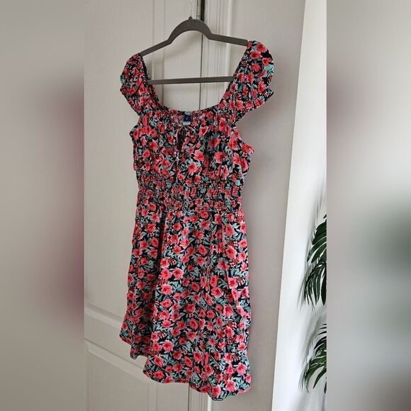 Floral Pink and Black Dress - Picture 5 of 6